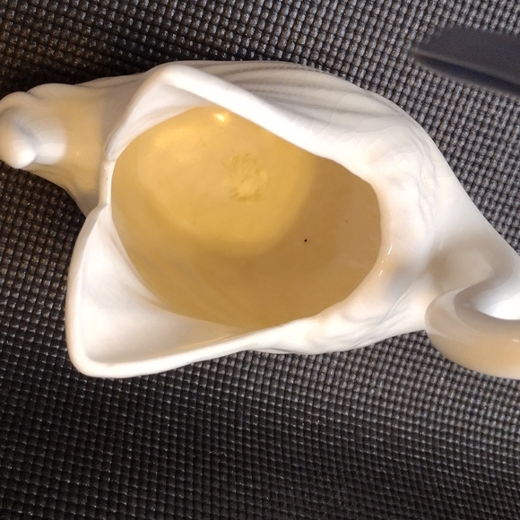 Swan Vase/Planter - Picture 4 of 5